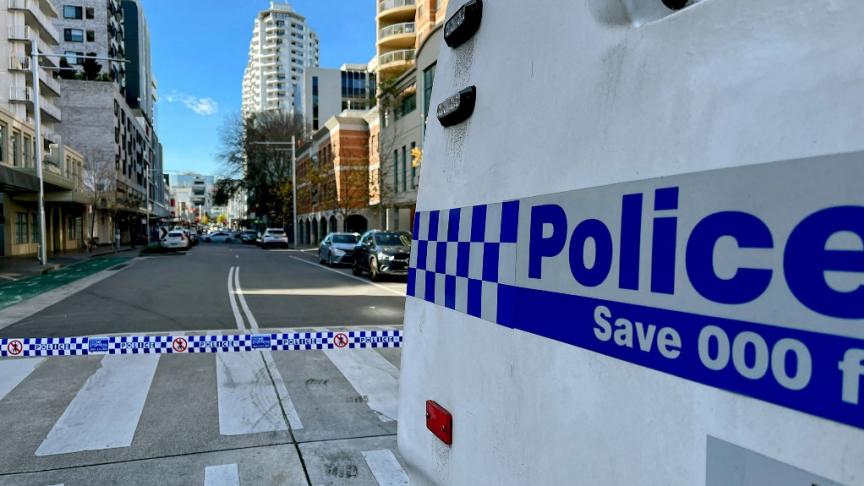 Plusieurs personnes poignardées dans un centre commercial de #Sydney #Australie lavoixdunord.fr/1451447/articl…