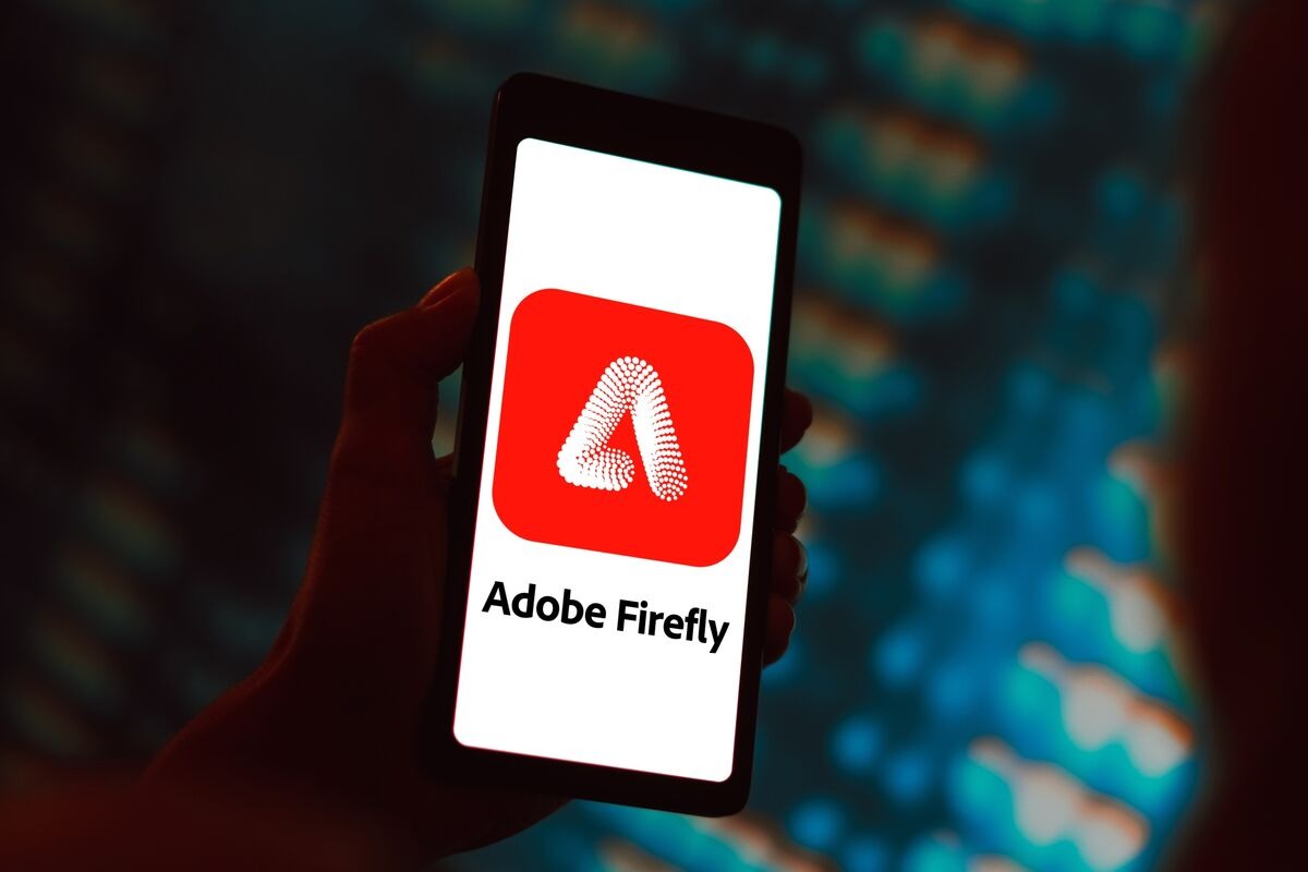 Adobe under scrutiny for using AI-generated images, including those from Midjourney, to train Firefly. Is this ethical? #Adobe #AI #EthicalTech