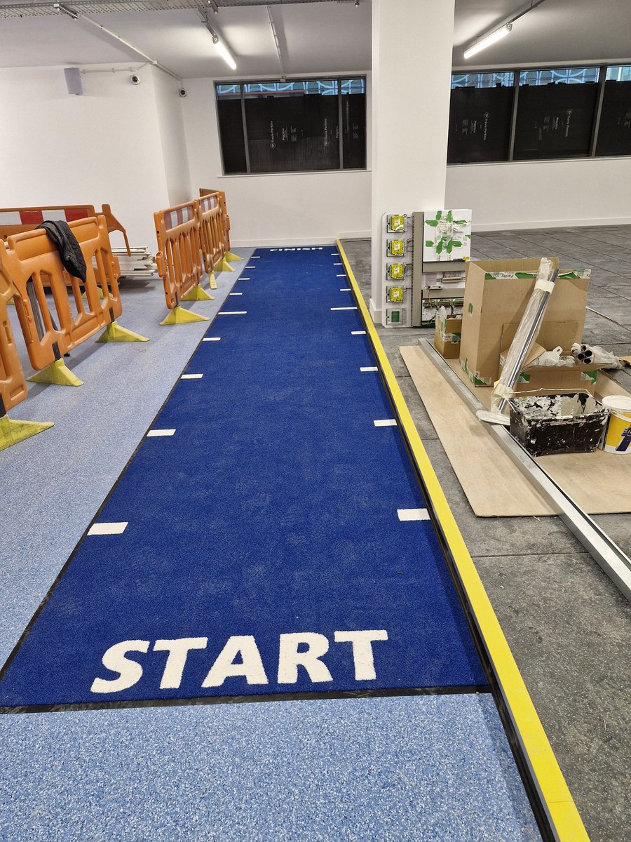 LtdNrn's tweet photo. A whole lot of work went into this recent project in Manchester centre. Freeweight floors &amp; tracks https://t.co/tobc2hHUJq