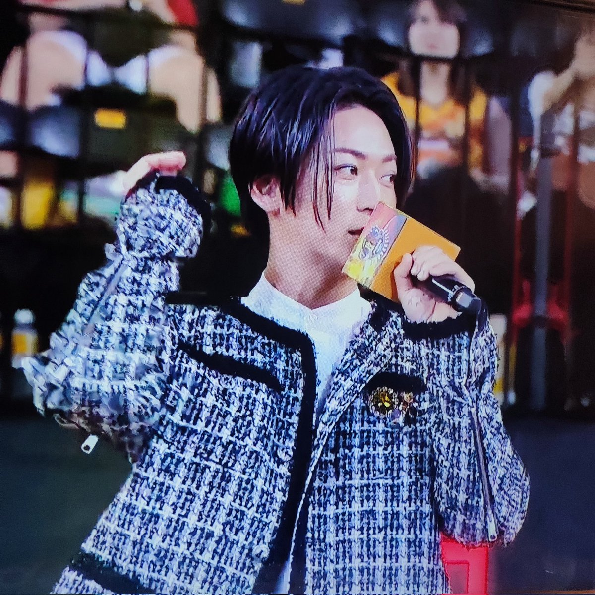 vintichan's tweet photo. 台北ドームでバスケット試合のハーフタイム
亀梨和也の映画番宣
③
#亀梨和也
＃台湾
#怪物の木こり https://t.co/h8VCujbHdF