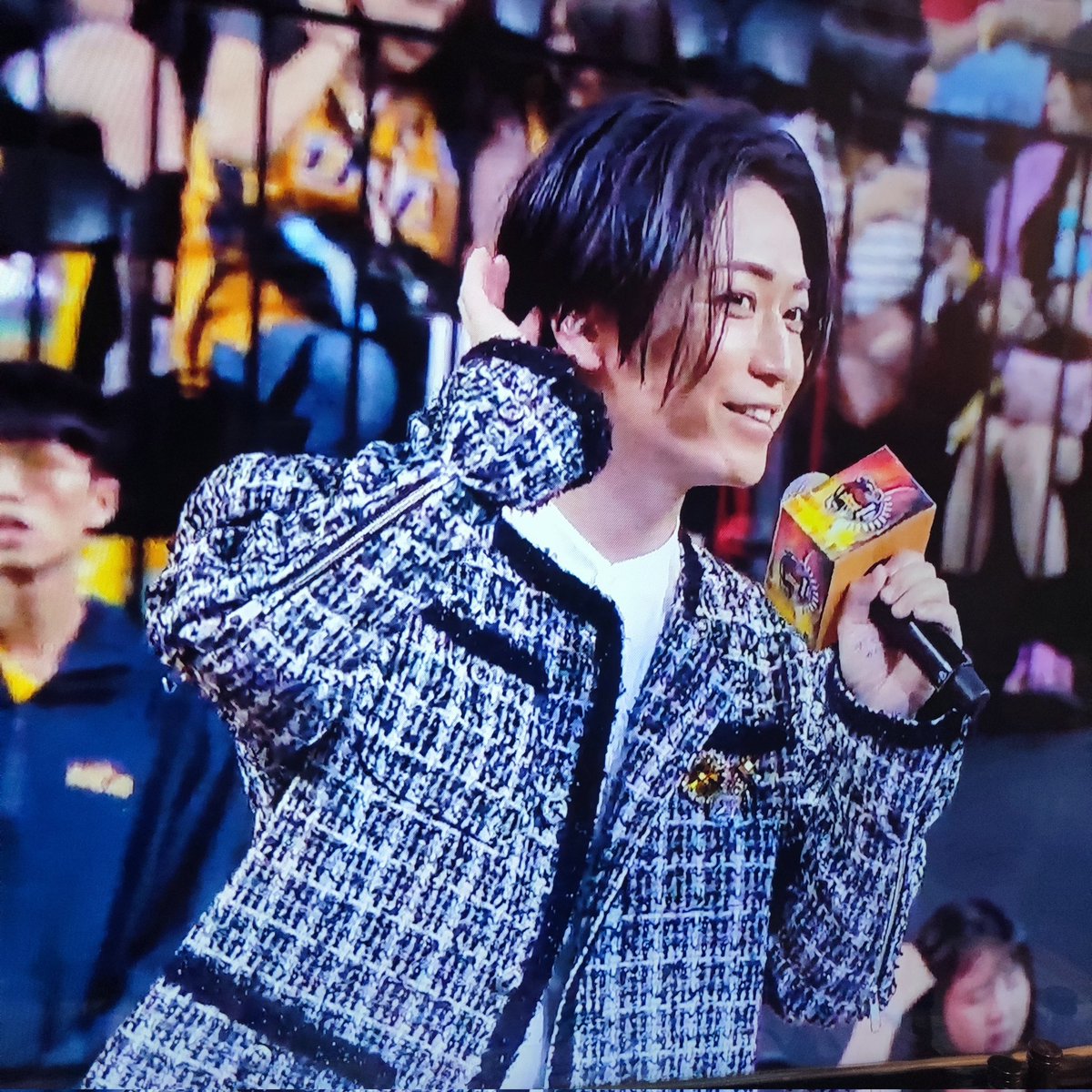 vintichan's tweet photo. 台北ドームでバスケット試合のハーフタイム
亀梨和也の映画番宣
③
#亀梨和也
＃台湾
#怪物の木こり https://t.co/h8VCujbHdF