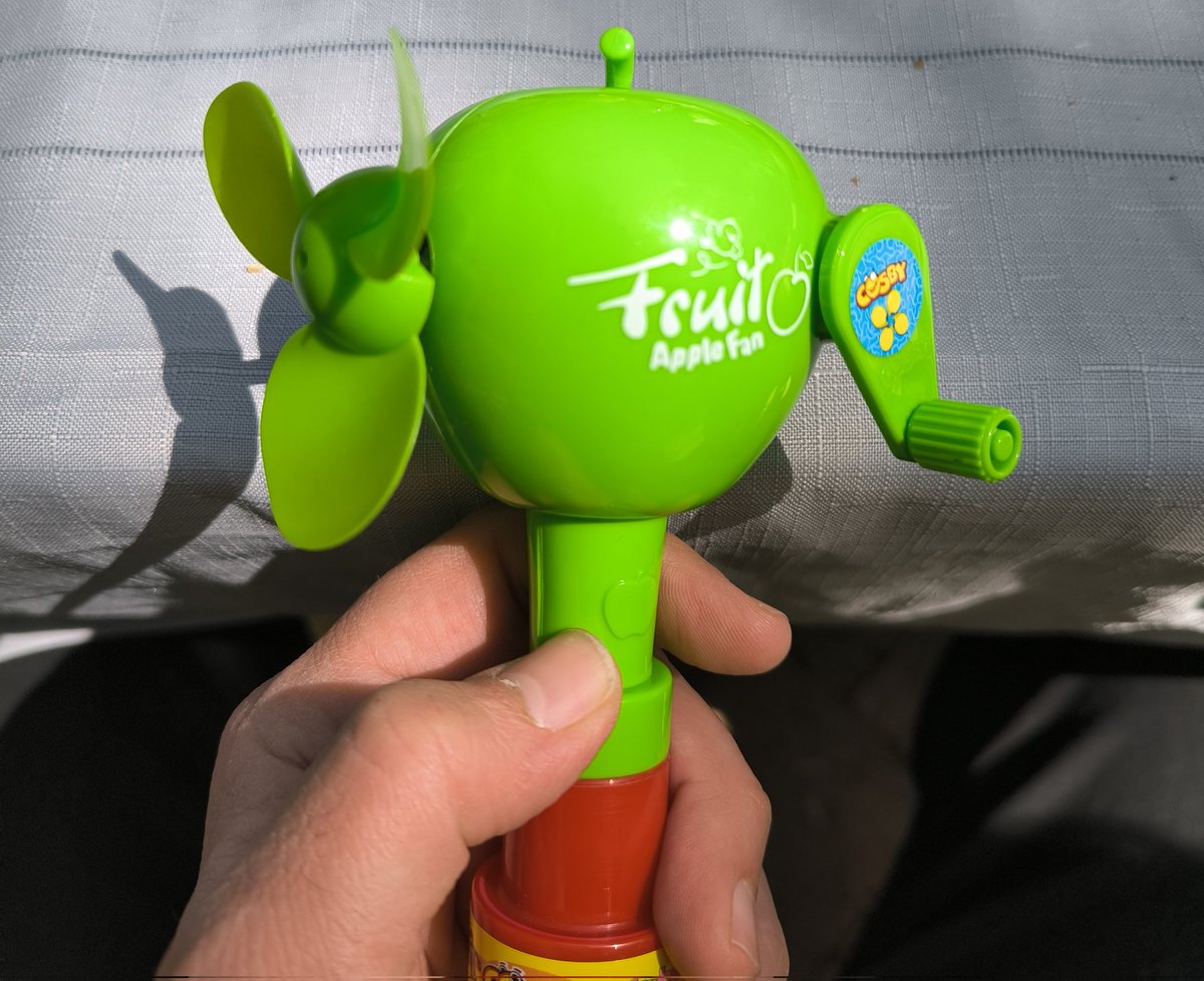 osmanthegray's tweet image. ne zamandır gerçek bir Apple fanı görmemiştim.