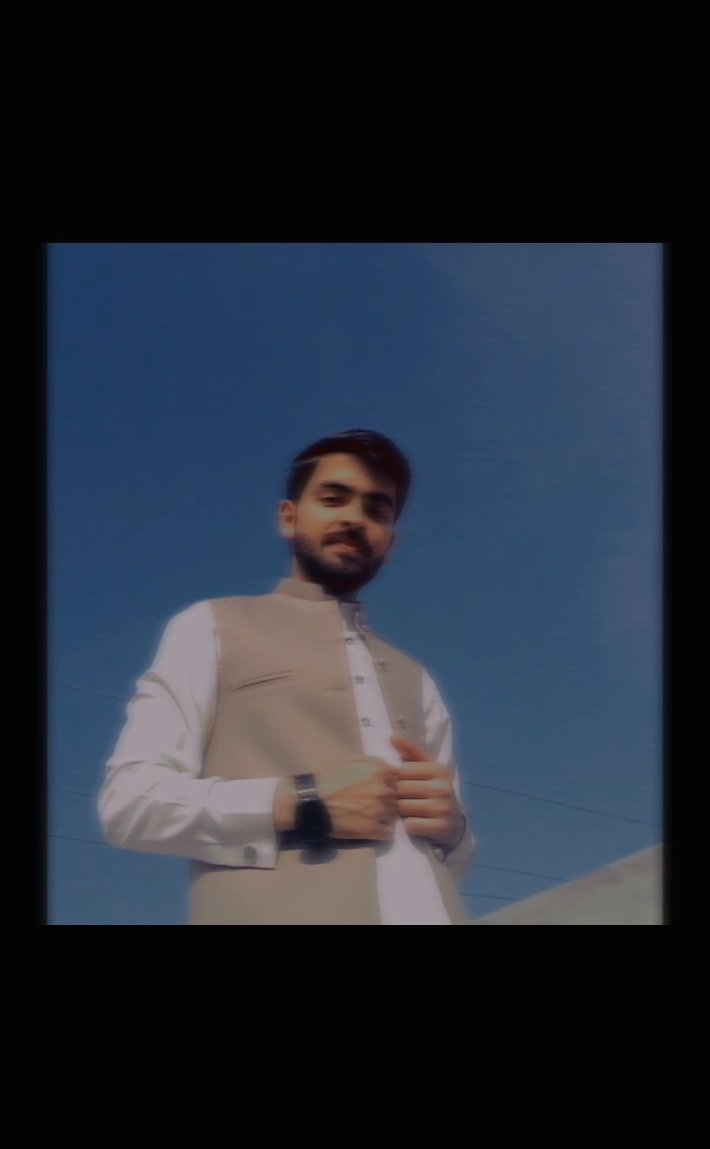 mohsinaziz03's tweet photo. a day late but eid mubarak 🤍 https://t.co/DmHdKQ9Req