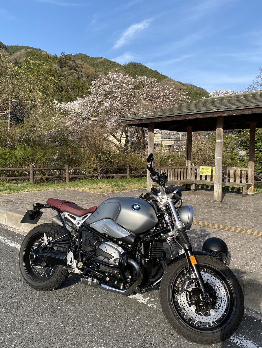 久しぶりに名栗湖方面から山伏峠を抜けて芦ヶ久保へ🏍️
この時間帯は人も少なくて良き♪
天気も最高で絶好のツーリング日和である☀️✨

#rninet   #BMWモトラッド　#芦ヶ久保