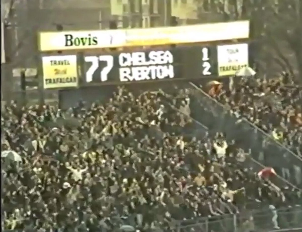 Back in 1987 Chelsea v EFC was played on a muddy pitch at a very different looking Stamford Bridge (cars parked near the touchline, uncovered away section etc.). Look out for Alan Harper’s screamer at 9 mins in & a bizarre refereeing decision at 12m35s. youtu.be/OytK5VakFDQ?si…
