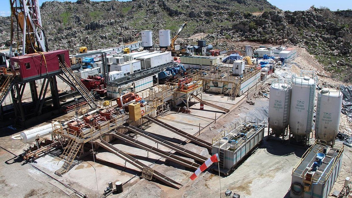 Bakan Bayraktar, 'Şırnak artık kesinlikle Türkiye'nin petrol başkenti.' ifadesini kullandı. #sondakika #haber