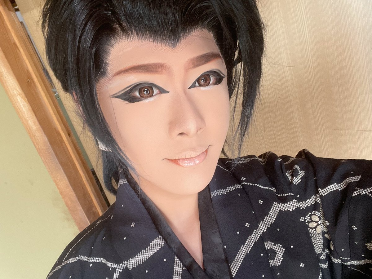 riyusei_GA's tweet photo. 皆様お疲れ様です！
今月のゲスト様情報です！
19日、藤仙太郎座長様、美月楓さん、藤京太郎くん3名様
23日、歌手光星さん、火ノ国屋辰幸くん
2名様
25日、九州演劇協会副会長 姫錦之助座長様
1名様
27.28日、富士川すすむ座長様
1名様
今決まっているゲスト様です😊😊
今月も後半戦頑張ります💪 https://t.co/DeJENhlFFn