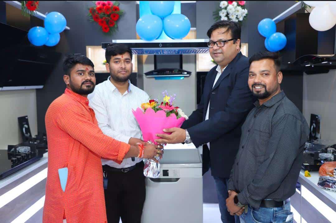 CromptonKitchen's tweet photo. Bhopal, get ready to experience the kitchen of your dreams! We are thrilled to announce the grand opening of our brand new store S V Enterprises, Bhopal.

We’re bringing a revolution to your kitchen with a stunning selection of built-in appliances designed for efficiency, innovation, and perfectly suited to Indian cooking.

#GetTheCromptonExperience #CromptonBuiltInKitchenAppliances #NewLaunch #Bhopal #CromptonSignatureStudio #Chimneys #Hobs #Dishwashers #Ovens #Microwaves