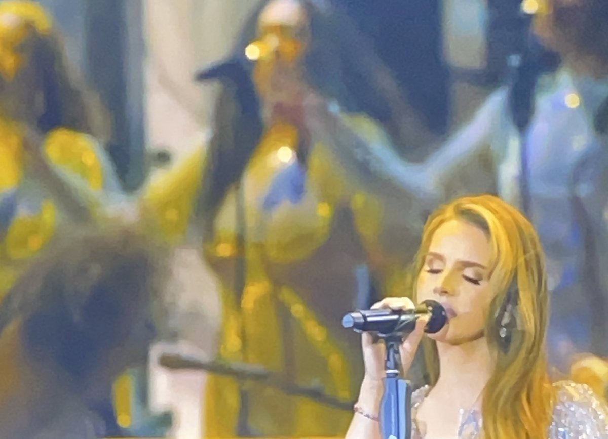 Not the Gatsby send off as a jazzy version of Young & Beautiful plays and she sashays away, back onto the back of a gent’s motorcycle - fate unbeknownst. A career highlight! LANA DEL REY - YOULL ALWAYS BE FAMOUS #LANACHELLA