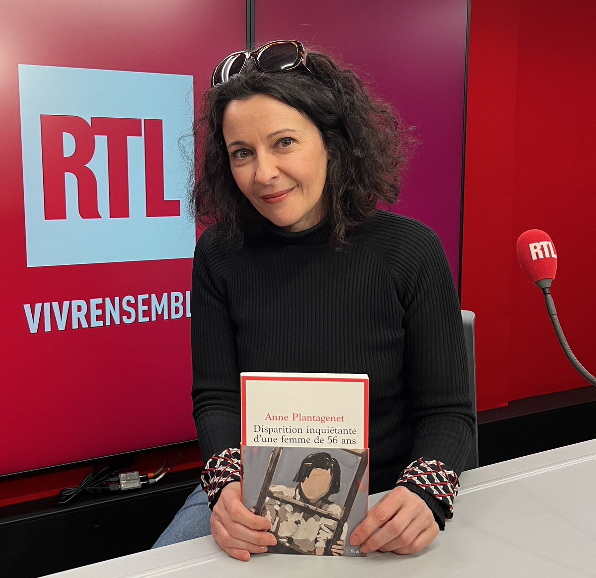 BernardLehut's tweet photo. #Replay #leslivresontlaparole @RTLFrance : Invitée, @plantagenetanne pour « Disparition inquiétante d’une femme de 56 ans » aux @EditionsduSeuil + le coup de cœur de la @librairiekleber pour #lhommeauxmillevisages de @soniakronlund aux @EditionsGrasset.
➡️ https://t.co/s9Wlm8h9Xc https://t.co/oErivgMfw1