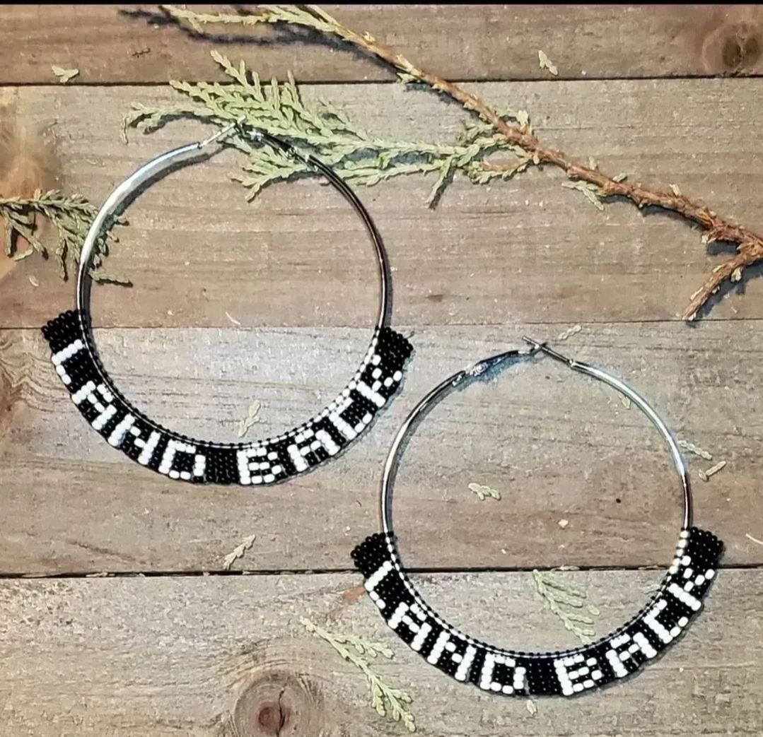 LAND BACK... beaded hoop earrings available in my Et$y shop @ buff.ly/48C22gL w/ FREE US shipping #LandBack #NativeTwitter #BeadedEarrings #beadwork #NativeMade
