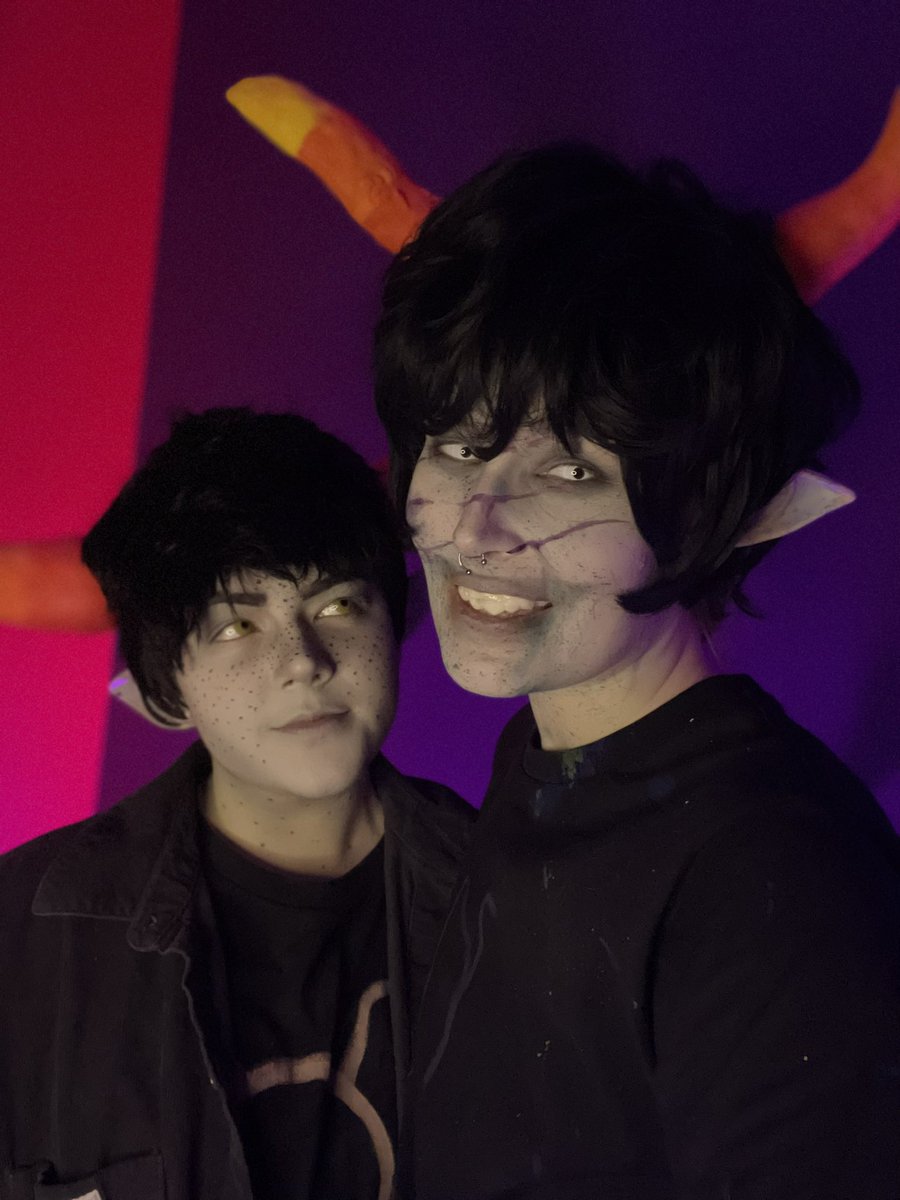 kiibokat's tweet photo. in honor of gamtav winning me and my friend cosplayed gamtav 🫶 (i voted for johnkat actually but pretend i didnt) https://t.co/jMmnPjmGHj
