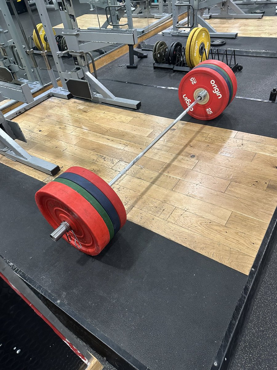 Has it been a long week? Feeling tired? Stressed? 

No problem ... just sacrifice your body at altar of mental wellbeing at the #gym. RIP to my lumbar region! 😅 #Deadlifts  #neurosurgery #justdoit #concussion