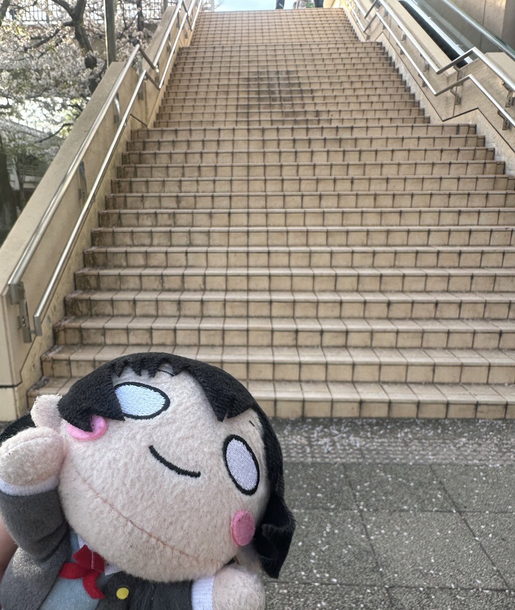 🖤「OVAのEDでA・ZU・NAの3人が 映ってたアクアシティの階段！」