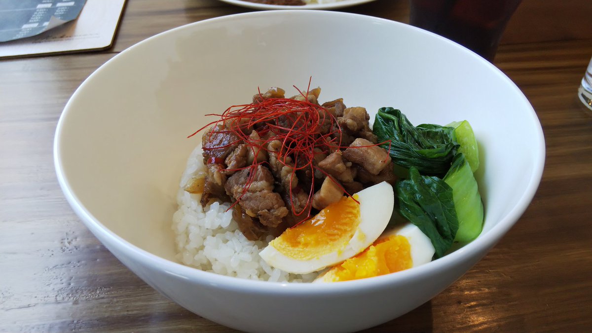 b_team1972's tweet photo. 十勝に来た！芽室町にオープンした『カフェクリンゲル』！絶景を観ながら魯肉飯を味あおう！！ #北海道 #十勝 #芽室町 #上芽室 #カフェクリンゲル #カフェ #レストラン #魯肉飯 #コーヒー #cafe #coffee #ランチ #十勝平野 https://t.co/awIMVeVGCE