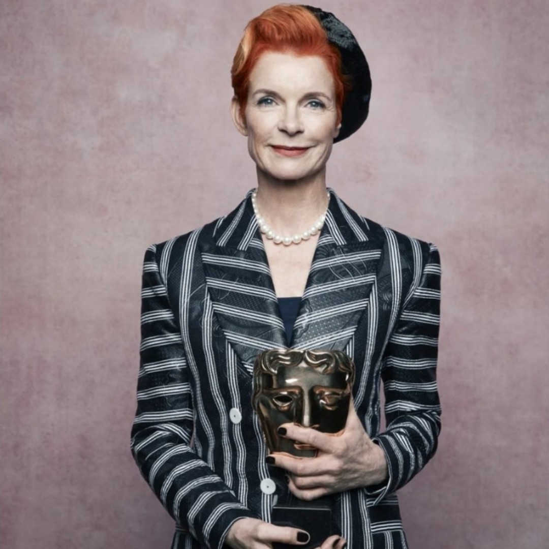 Alumna spotlight : Sandy Powell OBE recently featured on the #DesertIslandDiscs podcast! 🌴 Tune in to hear her captivating journey from Sydenham to the world stage of costume design. Sandy's insights are not to be missed! 🎬👗 #gdstAlumnae #fearnothing open.spotify.com/episode/1W7Y3i…
