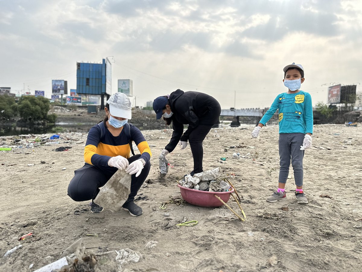 WEEK 324: #BeatPlasticPollution #MithiRiverCleanUp & #AiroliMangrovesCleanUp Young people willing to push hard to make something happen are among the most powerful forces in the world. @KalambeMalhar @MangroveForest @UNinIndia @UNDP_India @UNVAsiaPacific