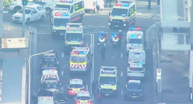 FreePalesten's tweet photo. #Breaking

Eight people including one child rushed to the hospital following #Bondi Junction attack in #Sydney — SMH

The alleged attacker was shot dead by police in the #WestfieldMall, the #Sydney Morning Herald reported.

#Australia 
#Terroristattack https://t.co/tM1jZYKbO6
