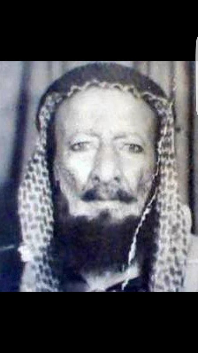 جعل سلطان للجنه
اللي خذا المجد بذراعه
له فرسة ٍ تغلب الظنه
وبه غيرةٍ تسبق الطاعة
لأقيل اخو فرجه بلا منه
كم عايل ٍ لاذ بشراعه

جدي الشيخ
سلطان العزيز السعدون 
رحمه الله اخو فرجه