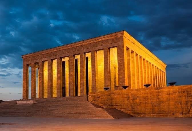 Günaydın 🇹🇷🇹🇷🇹🇷 

Ramazan Bayramı boyunca 120 bin kişi, Anıtkabir’i ziyaret etti. 

#MustafaKemalAtatürk ❤️

#NeMutluTürkümDiyene 🇹🇷🇹🇷🇹🇷