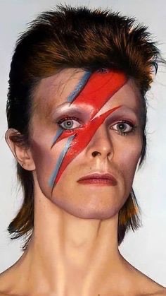 PHOTO OF THE DAY. David Bowie as Aladdin Sane (1973). 📷 google images