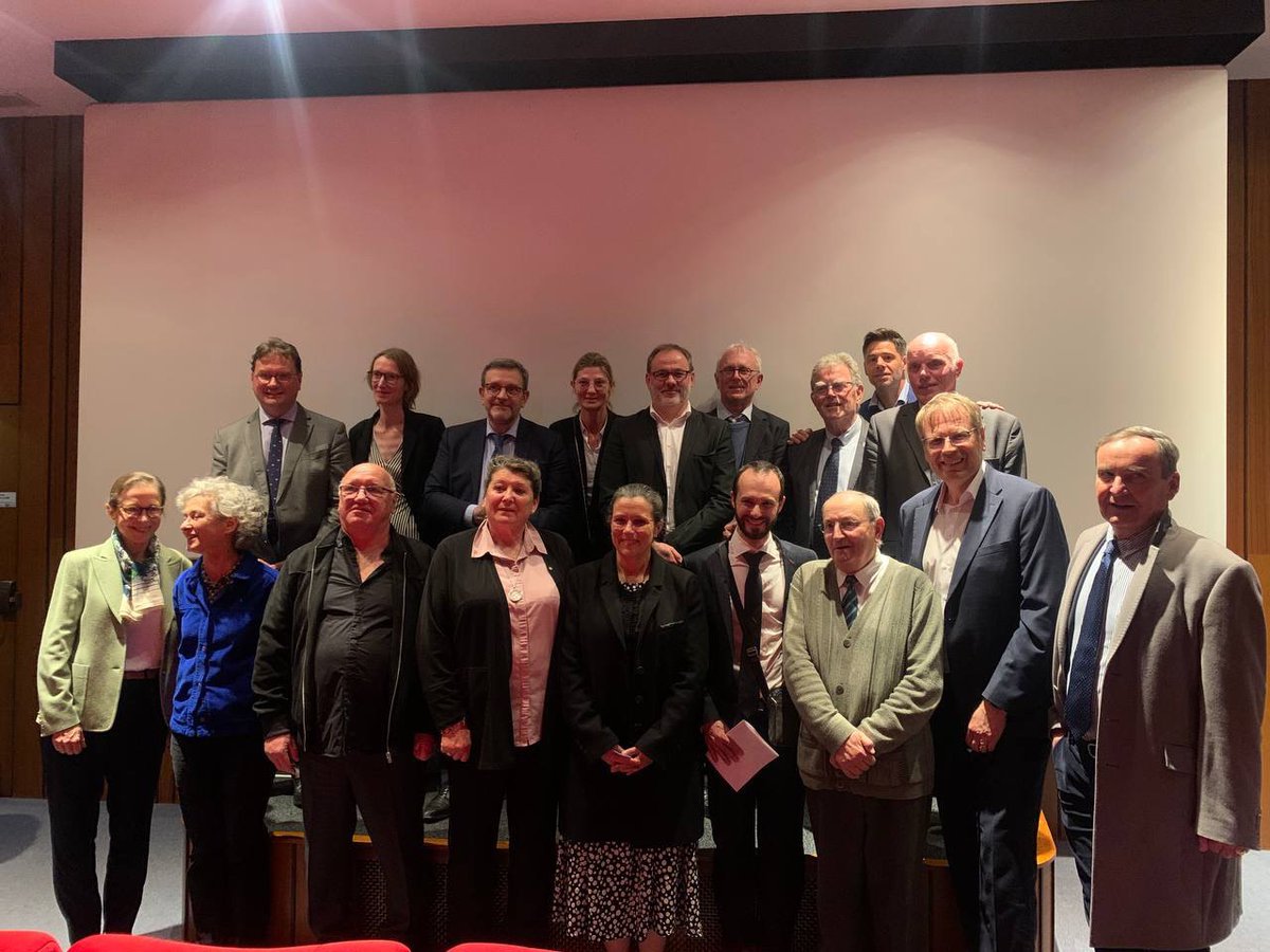 Projection 'le gars des Callouins' de @ofb_film par l'amicale parlementaire de la 2ème DB. Images d'archives et attachant témoignage de Désiré Le Fauconnier pour revivre l'épopée d'hommes et de femmes libérateurs de la 🇫🇷 et de l'🇪🇺. En mémoire à leur abnégation pour la liberté.