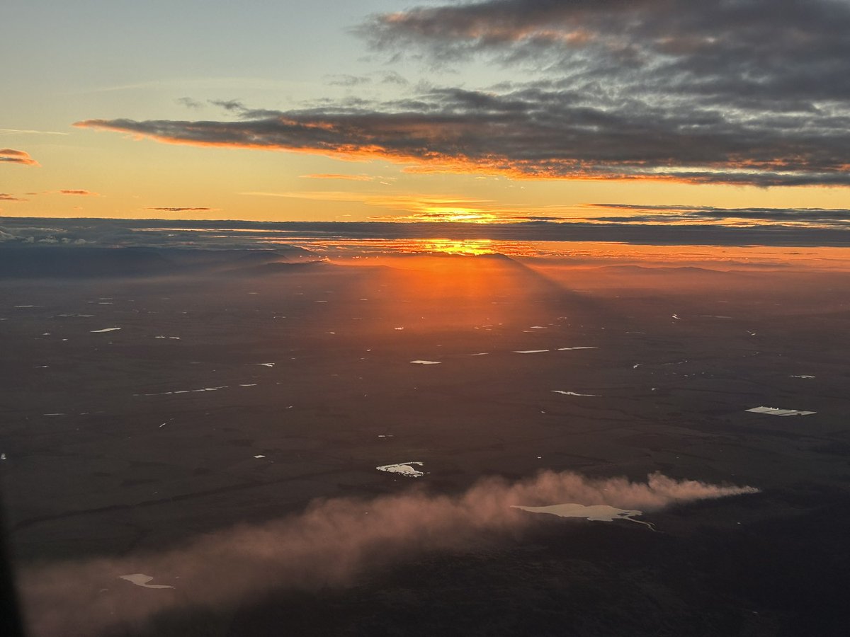 Flying South, looking out West. Across the Bass Strait. Launceston here we come 🎶♥️😂🙏