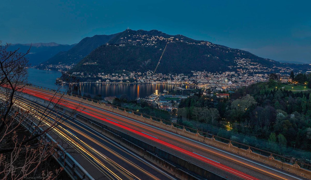 Piergiulio58's tweet image. A Como, persino il panorama sul
lago e la città, dall'autostrada,  emoziona.😍#comocity #comolake