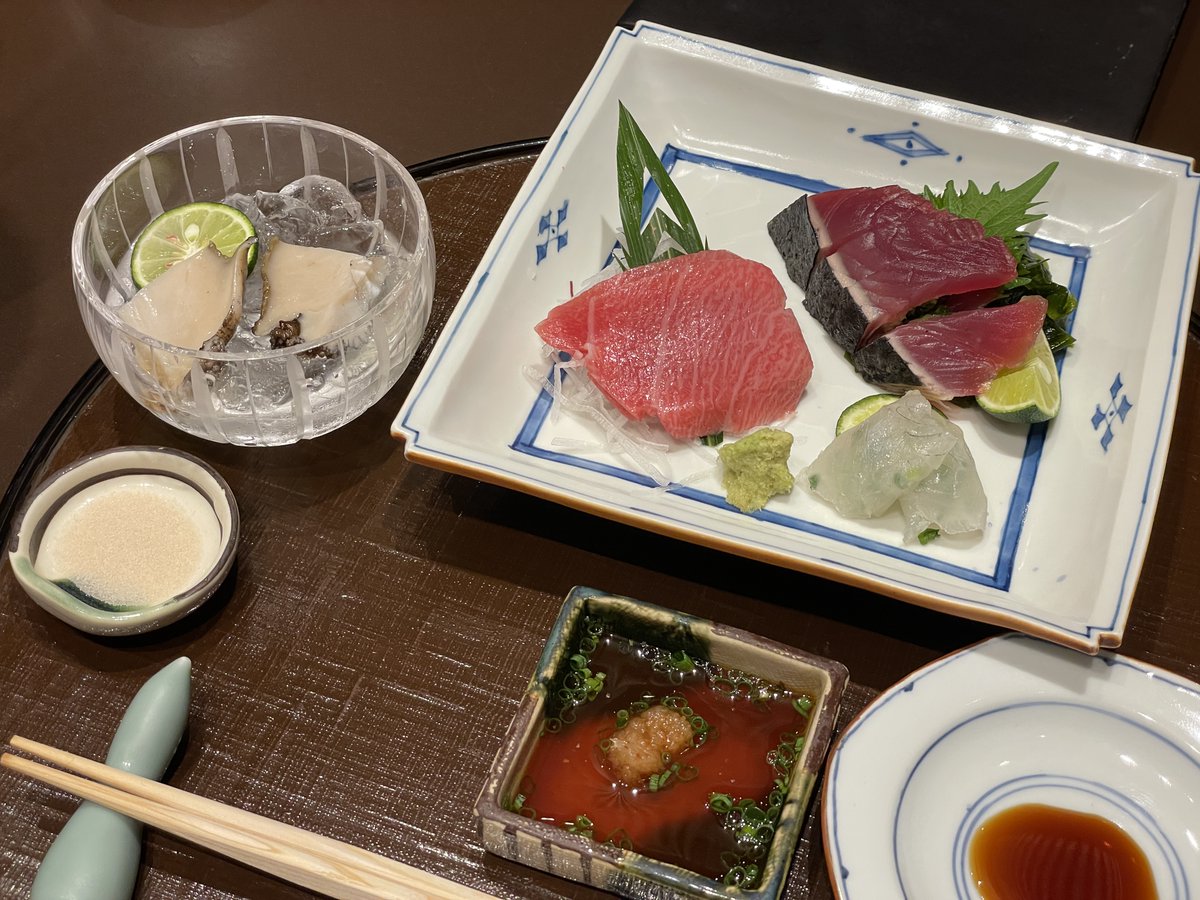 BlueUniver888's tweet photo. 突然の飯テロとライブ！
今夜21:00頃からARKで雑談ライブするよー。
都会の喧騒を逃れて、山奥で新しい生活をはじめた夫婦の物語。人生の楽園、お楽しみに。
チャンネル↓
https://t.co/GqQaEyEavX

#ARKSurvivalAscended #Live #YouTubeLive https://t.co/KXXec5USQN