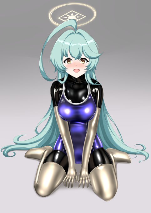 ラバースーツ×スク水のユメ先輩です(*'ω`*) 