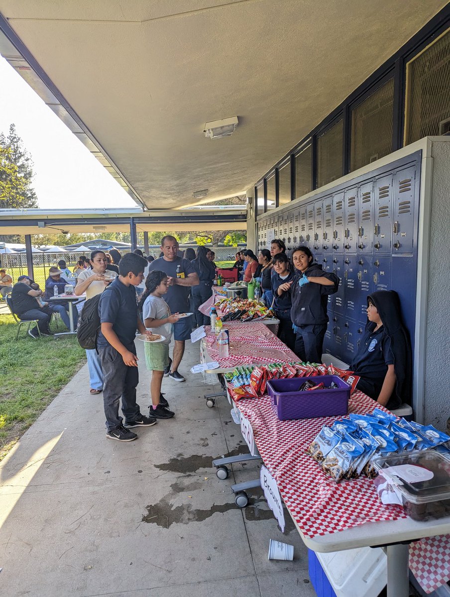 MMSMagnets's tweet photo. Thank you everyone for a successful Open House: 2024. Our best turnout in years. So happy to see everyone having. A good time. 
@LASchools @LASchoolsNorth @MagnetDirector @ResedaCOS @SonginCali https://t.co/T0I5mUqudV