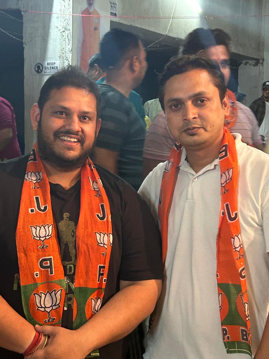 फिर एक नया दिन, फिर वही जोश, जज्बा और संकल्प..
ग्रेनो वेस्ट कार्यालय पर विभिन्न सोसाइटियों के समर्पित साथियों के साथ मा. सांसद <a href="/dr_maheshsharma/">Dr. Mahesh Sharma</a> जी  के पक्ष में रिकॉर्ड मतदान पर चर्चा व अपील!
#GBNKMaheshSharma
<a href="/eyedocpal/">Dr Pallavi Sharma</a> <a href="/SandeepBjpGBN/">Sandeep Sharma</a> 
<a href="/iMukeshBJP/">Mukesh Chauhan BJP ( मोदी का परिवार )</a> <a href="/jitendra4sharma/">Jitendra Sharma</a>  <a href="/Dk2010Kishor/">DK Jaiswal</a>