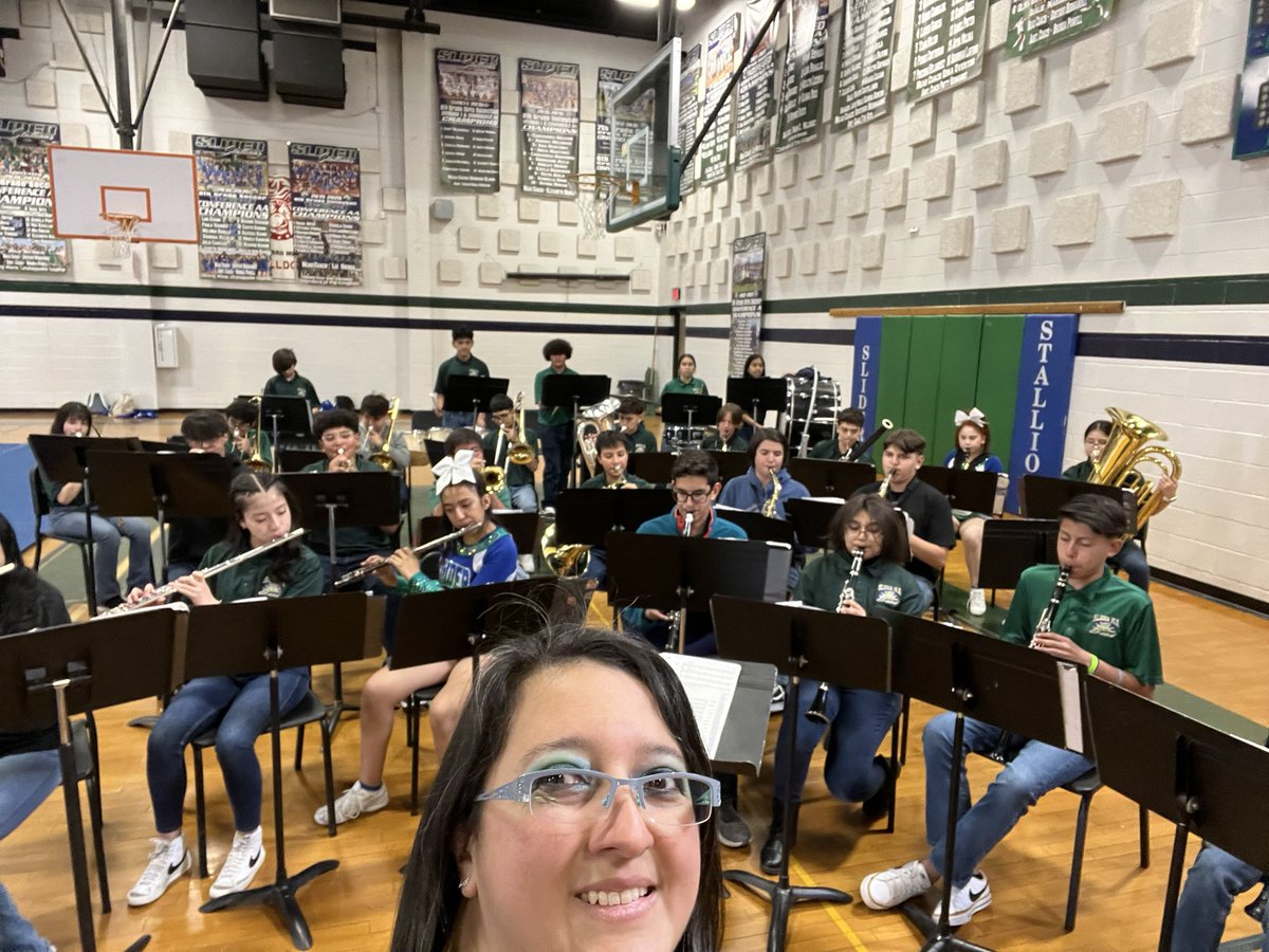 MAcosta_WDSBand's tweet photo. Fun times at the STAAR Pep Rally this afternoon. #HonorBand rocked it, and I got to meet Ozzy @eplocomotivefc
#STAARWARS #TeamSISD #PrideInEveryStride https://t.co/Tf70ffyRNK