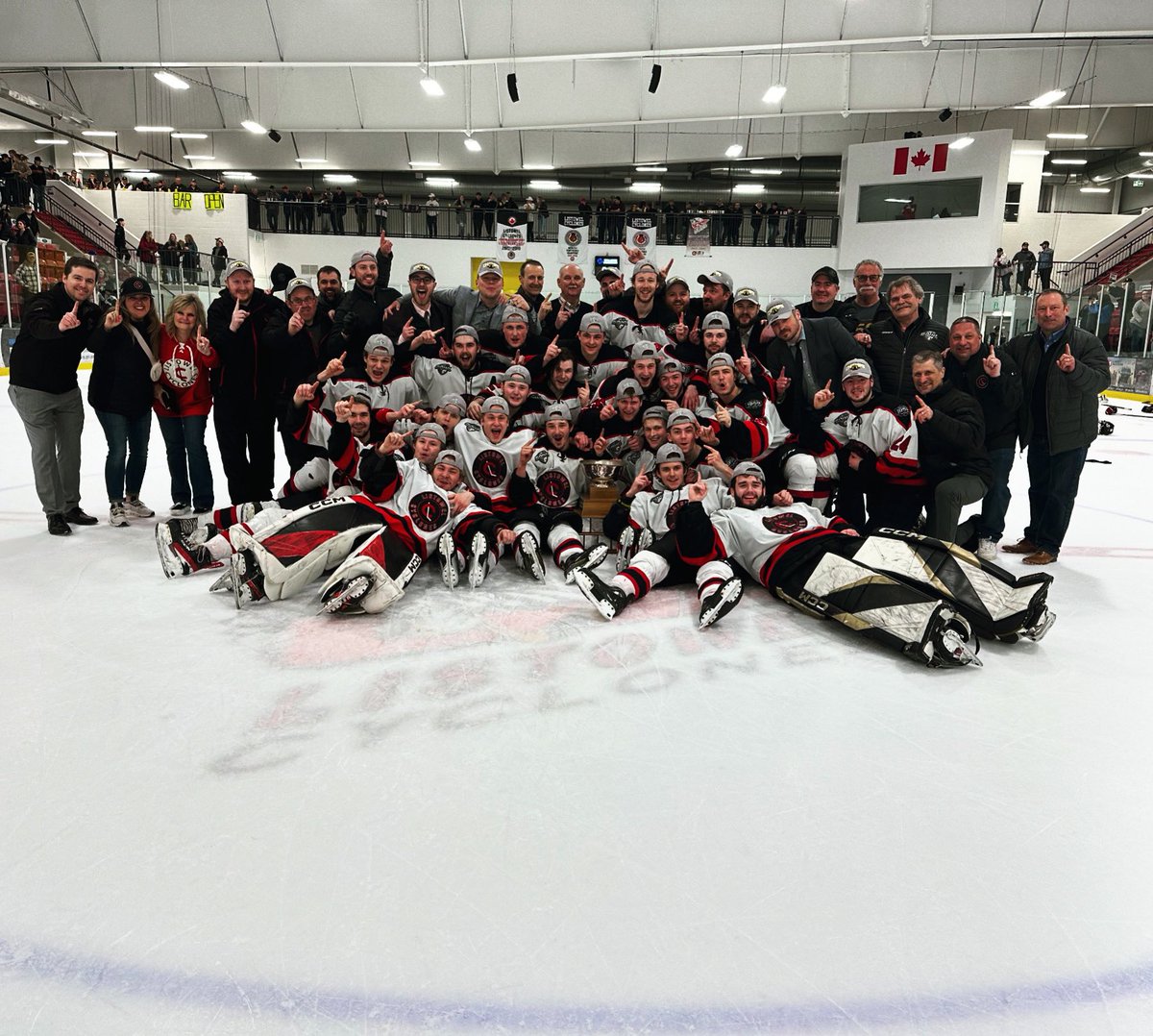 The <a href="/CycsNation/">Listowel Cyclones</a> team picture after winning the Cherrey Cup title! #519Champions #LocalSports #519Listowel @GOJHL