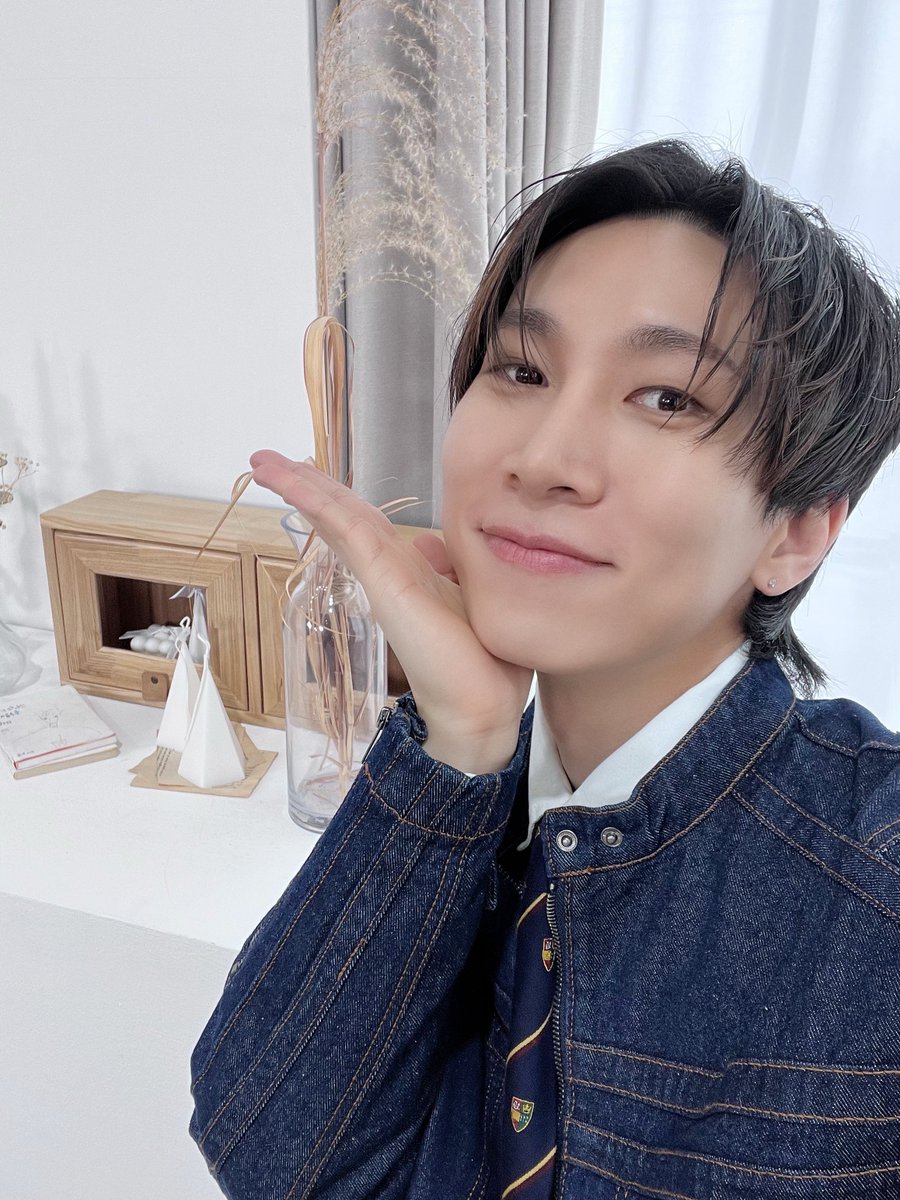 [⏰]

잠시 후 8시!
동아TV <스타일美 시즌9>에
은광이 출연합니다 ᐠ( ᐕ )ᐟ

#비투비 #BTOB
#서은광 #SEOEUNKWANG
<a href="/BTOB_SEKwang/">서은광</a>