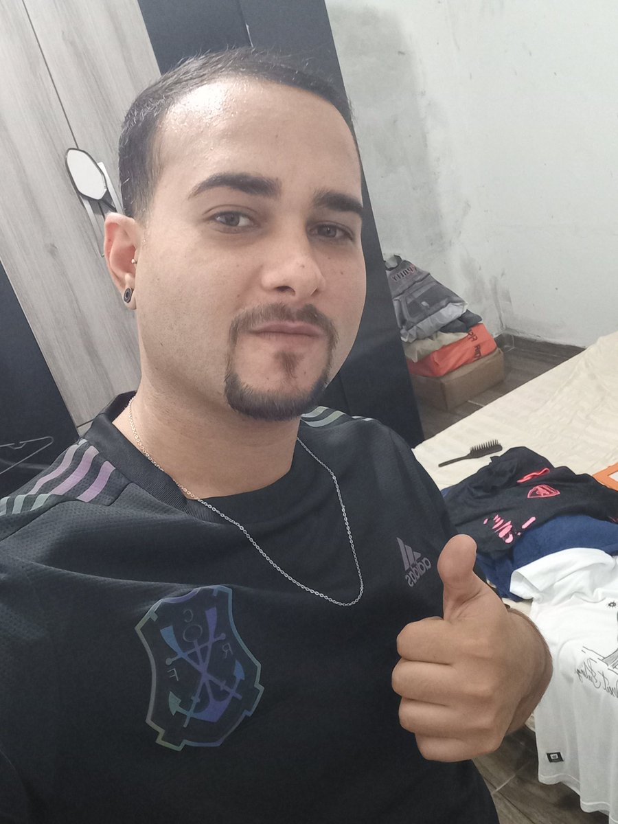 Mais um ciclo se encerra e outro que se inicia,  obrigado meu bom e querido Deus por tudo q tem feito até aqui , feliz por mais essa data comemorativa , só gratidão a DEUS 🥳🥳🥳🙏🏼🙌 2.8 PARABENS PRA MIM ❤️❤️