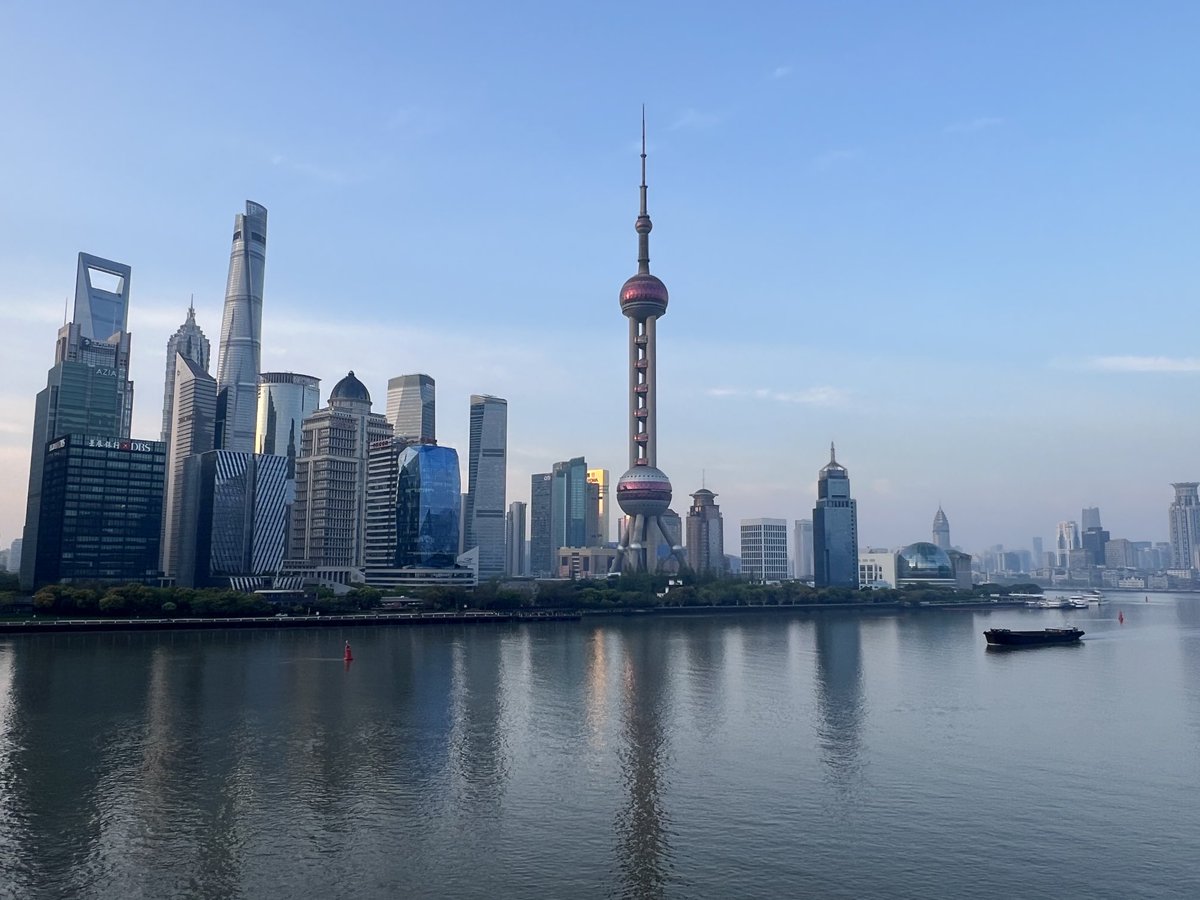 davegamblejr's tweet photo. Day and night in Shanghai - a modern, vibrant city - this week.  ⁦@spann⁩ https://t.co/xX2uWf5WHo