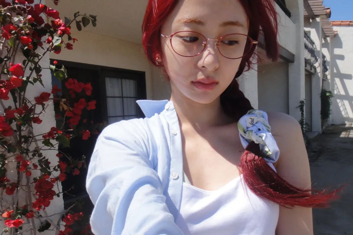 yunjin tweet media