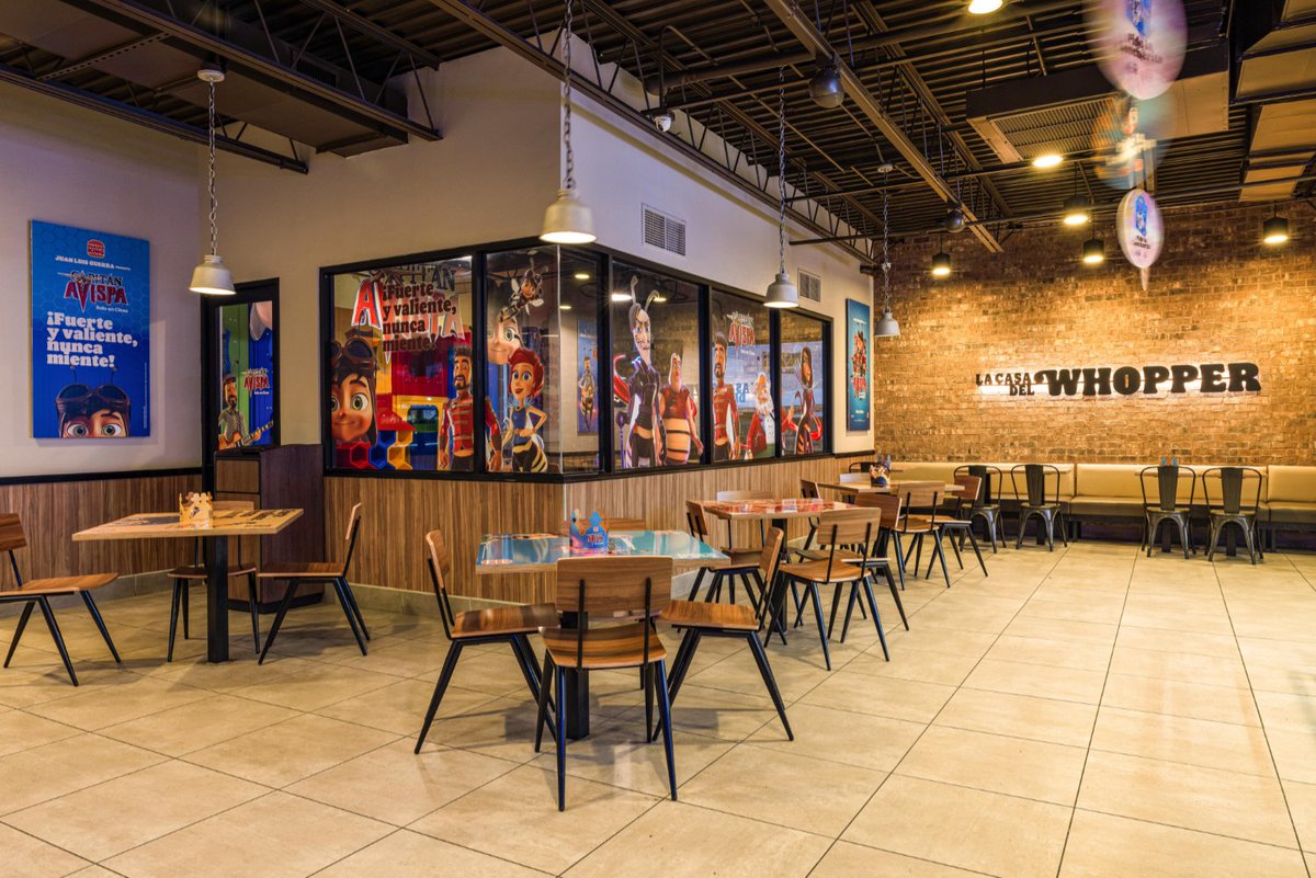 Burger King® transforma su restaurante en Río Hondo en colaboración con Capitán Avispa en una experiencia única que fusiona el mundo cinematográfico de Avispatrópolis con la gran oferta que tienen disponible. jameslynn.com/blog/2024/04/1… @burgerkingpr #CapitanAvispa
