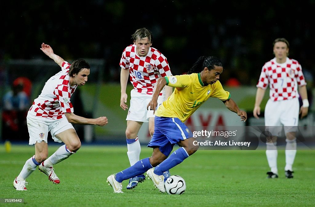 Ronaldinho Gaúcho, Brasil 🇧🇷.
Copa do Mundo de 2006, Alemanha.
5º lugar.
0 gol, 5 jogos.
#ronaldinho #brasil #worldcup2006 #copa2006 #germany2006 #fifa #r10 #bruxo #lenda #legend #seleção #canarinho #amarelinha #cbf #olympiastadion #panini #bra #ronaldinhogaúcho