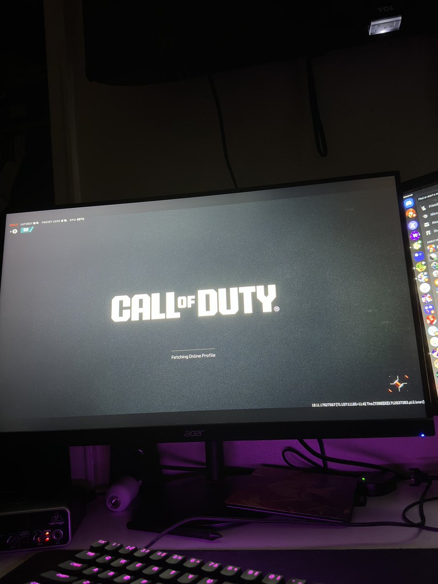 vensified's tweet photo. Been stuck on this. 8 Game win streak on ranked and this happens 🤦🏽‍♂️🤦🏽‍♂️ tried EVERYTHING to fix it and nothing works. Can’t believe i paid 70$ for this game and im constantly getting bugs that prevent me from playing. 
@CODUpdates https://t.co/lEqiT0BVpH