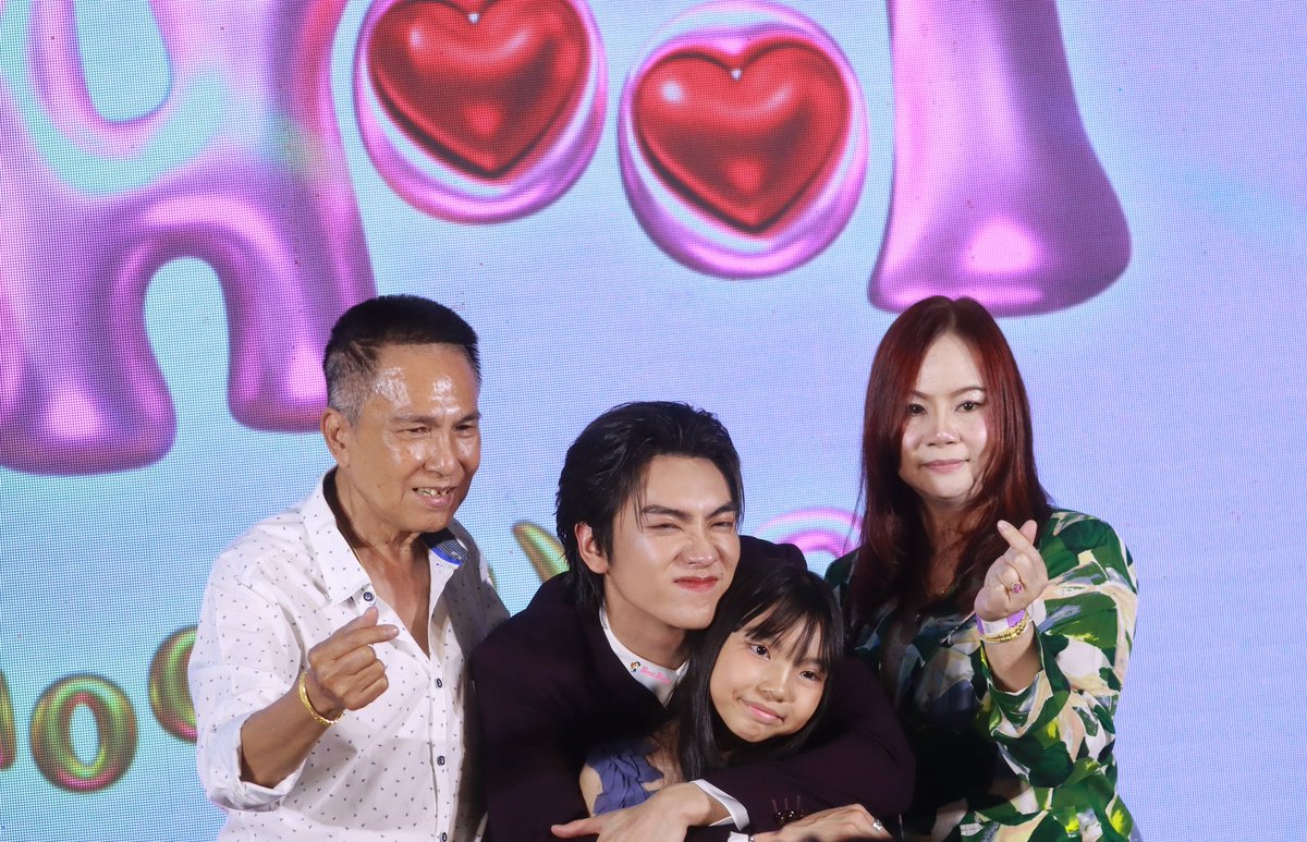simkoongjoy's tweet photo. lovely chaikamon family
@Bossckm_
#BOSSCKM
#Bosschaikamon
#Bossfamily https://t.co/gryxYZOvOd