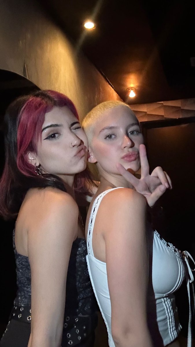 FairlyGab's tweet photo. la persona más buena vibra más panita y más hermosa que he conocido, un honor ser su amiga https://t.co/euAS7jIEIB