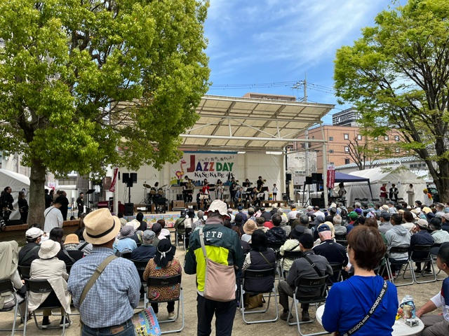 本日はJAZZDAY KASUKABE 2024 SPRINGですね✨
中央町第４公園の会場の様子です😆
盛り上げっています♪
 #ジャズデー春日部 #春日部市観光協会 #ぷらっとかすかべ #音楽の街春日部 #ジャズデイかすかべ2024