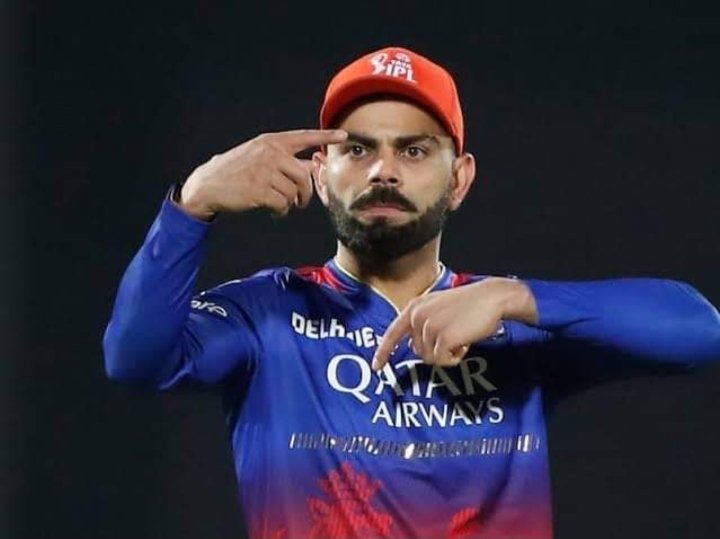 Sathiyanesan10's tweet photo. Rcb பெண்கள் அணியின் கேப்டனாக வாய்ப்பு உள்ளது கோலியை தவிர யாரும் விளையாடுவதில்லை https://t.co/AE40t9rL2O