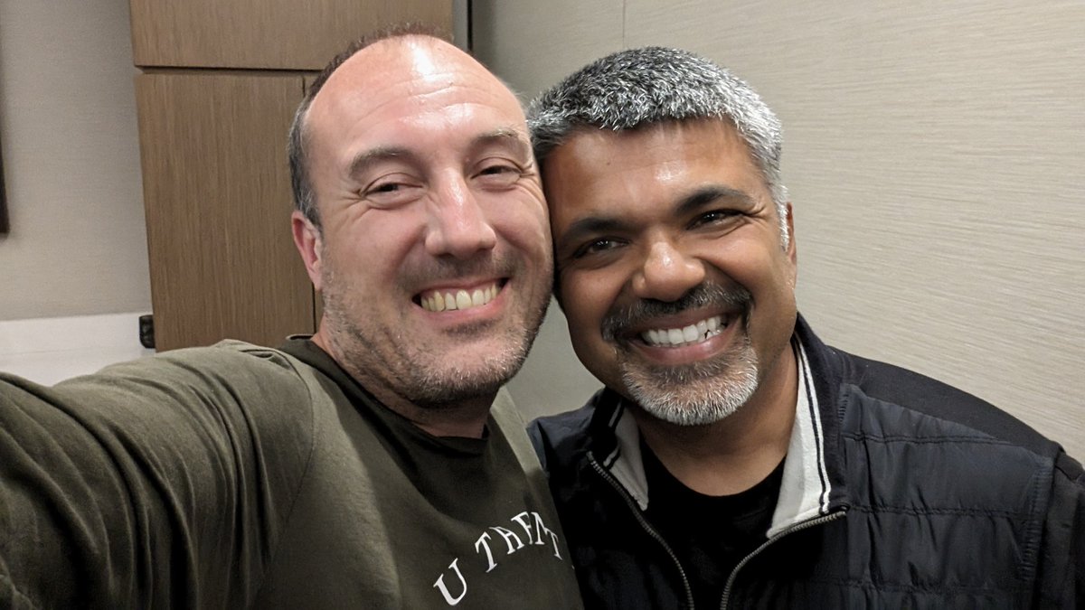 Moments that are treasures 😍 with the great @Sharat_Chander ... Hope to meet you again somewhere in the world @devnexus #devnexus24 #DevRelLife #friends