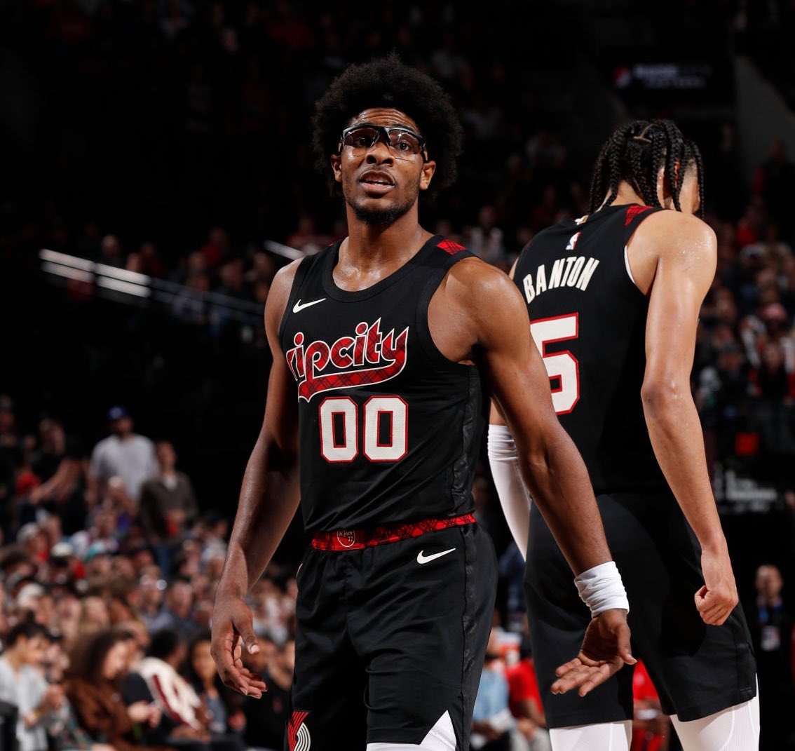 Scoot Henderson Friday night:

30 PTS
5 REB
7 AST 
1 TOV
6/7 3PT

The 20-year-old has averaged 19.2 PPG and 8.1 APG while shooting 39.7% on 6.0 3PA/G over his last 13 games

#RipCity