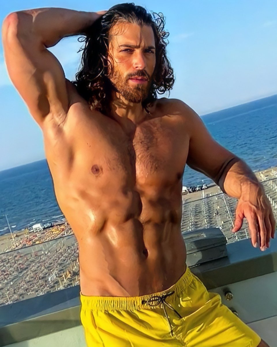 Eres ese fuego que hace arder corazónes ❤️‍🔥 Buenos dias Cielitos! La vida y el tiempo son los mejores maestros. La vida nos enseña a aprovechar el tiempo y el tiempo nos enseña a valorar la vida. Feliz Sabado 🤗😘 I ♥️ CANYAMAN #CanYaman