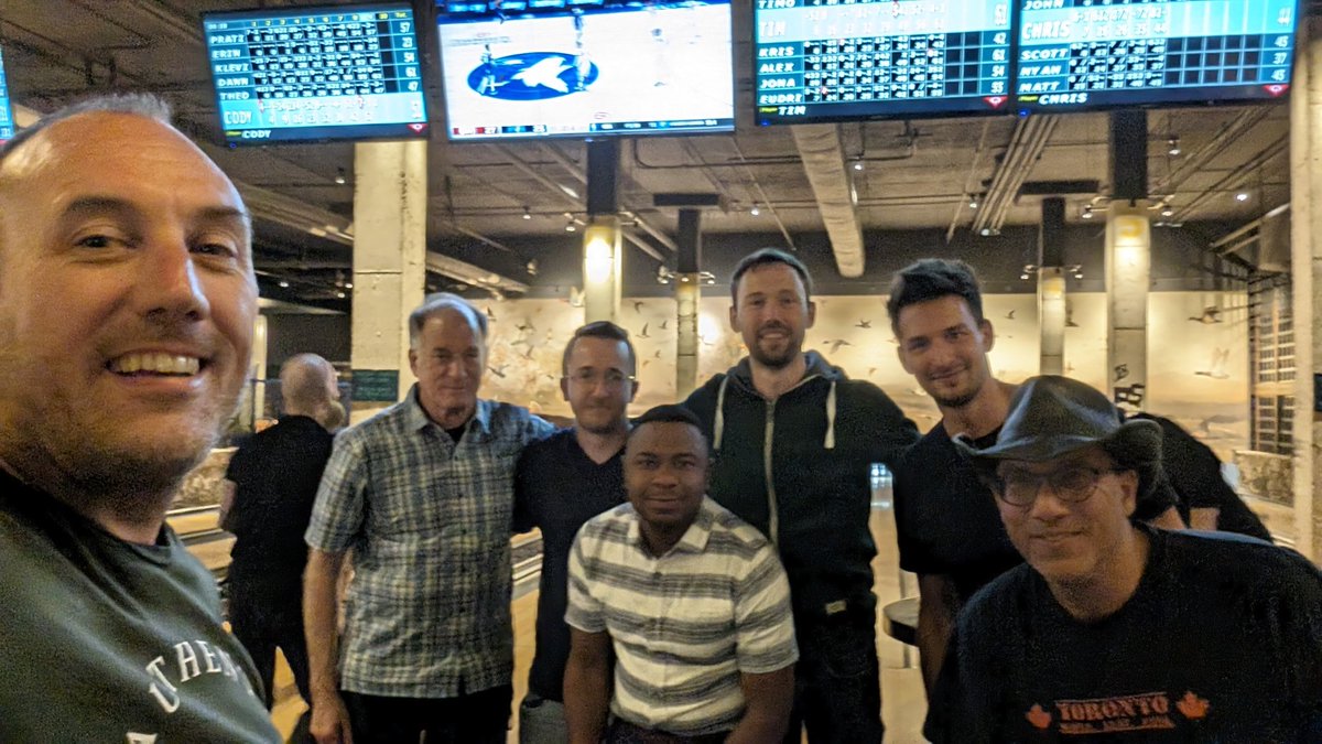 Bowling team 🤗 super fun 😊 @devnexus #devnexus24