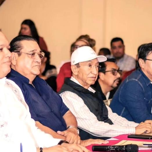 IsaiasGCroc's tweet photo. Hoy en el foro “Reducción de la Jornada Laboral y Protección al Salario”, en la Paz. Los trabajadores dicen, ¡sí!, a elevar a rango Constitucional los 2 días de descanso,cuidar el poder adquisitivo del ingreso laboral, para que los salarios nunca estén por debajo de la inflación. https://t.co/ZqJqgIHgf1